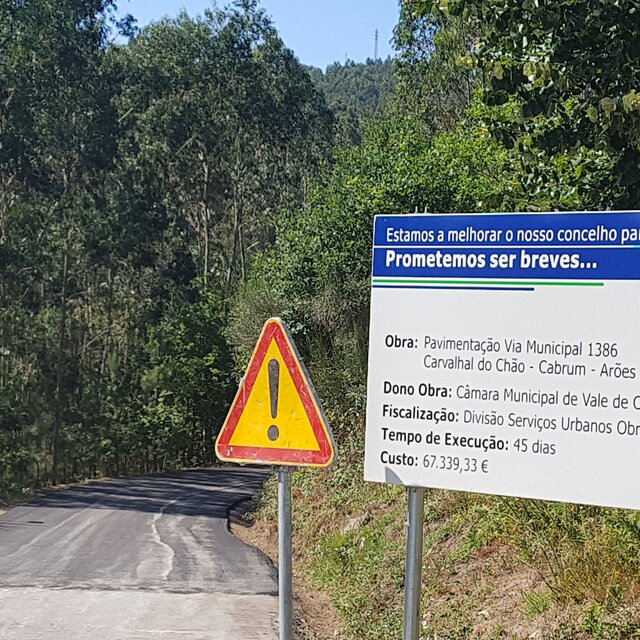 Pavimentação da Via Municipal 1386 Carvalhal do Chão-Cabrum-Arões(agosto'17)