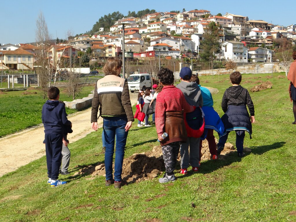 Ferreira de Castro homenageado com árvores 