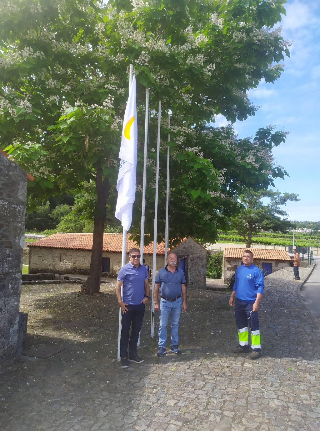 Praia Acessível: Hasteada a Bandeira em Burgães